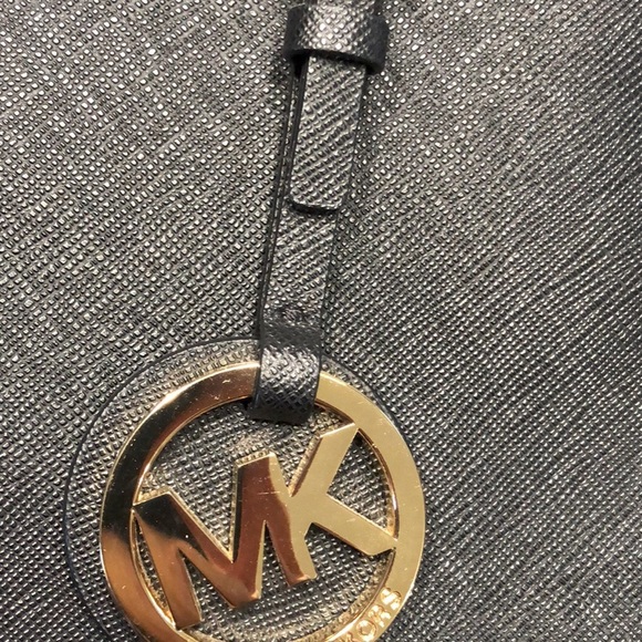 Large Michael Kors Tote - Picture 4 of 6